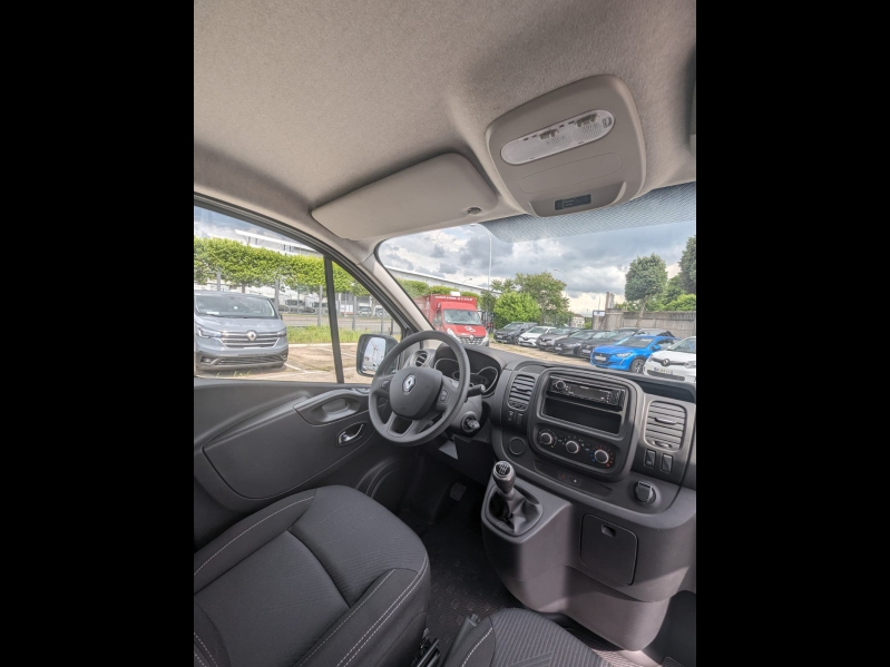 Photo 6 de l’annonce de RENAULT Trafic Fg VUL d’occasion à vendre à CHENNEVIÈRES-SUR-MARNE