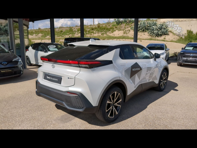 Photo 4 de l’annonce de TOYOTA C-HR d’occasion à vendre à ARLES