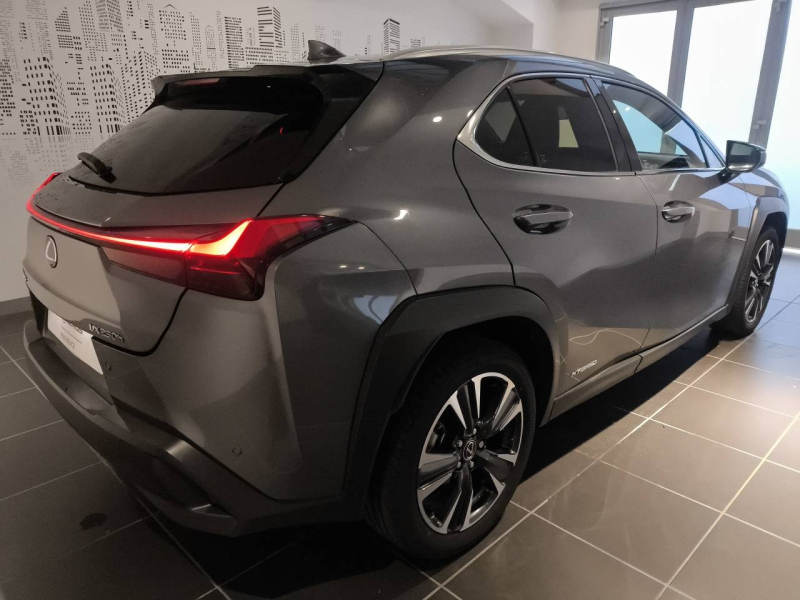 Photo 5 de l’annonce de LEXUS UX d’occasion à vendre à AUBIÈRE