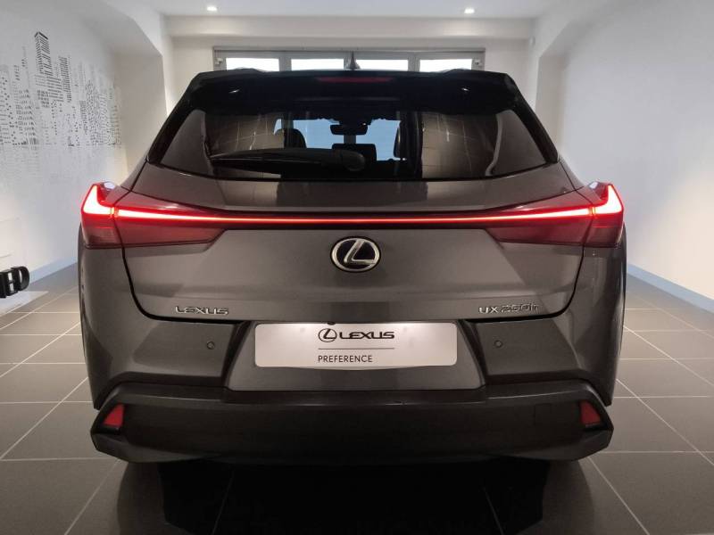 Photo 6 de l’annonce de LEXUS UX d’occasion à vendre à AUBIÈRE