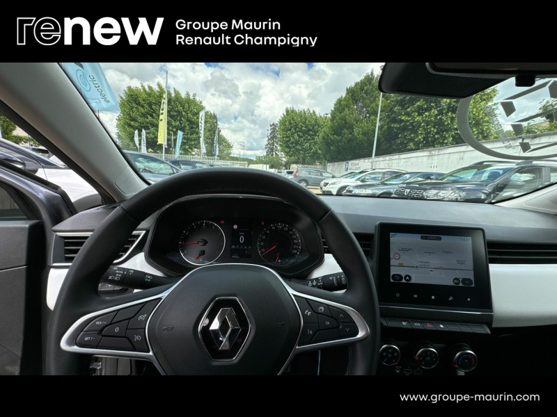 Photo 16 de l’annonce de RENAULT Clio d’occasion à vendre à CHAMPIGNY-SUR-MARNE