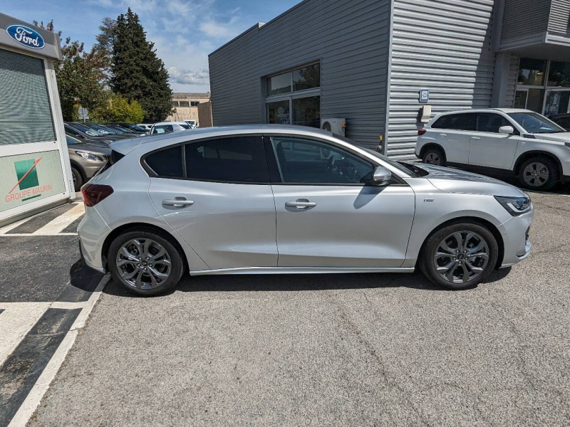 Photo 8 de l’annonce de FORD Focus d’occasion à vendre à DRAGUIGNAN