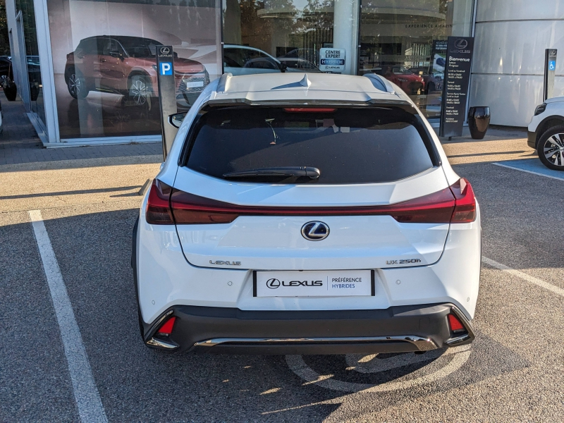 Photo 5 de l’annonce de LEXUS UX d’occasion à vendre à MONTFAVET