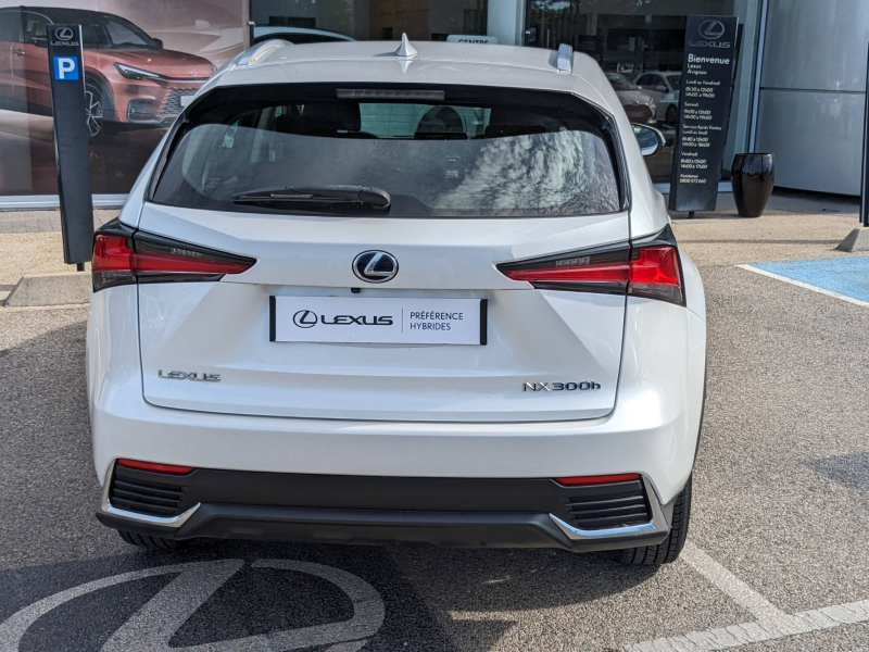 Photo 5 de l’annonce de LEXUS NX d’occasion à vendre à MONTFAVET