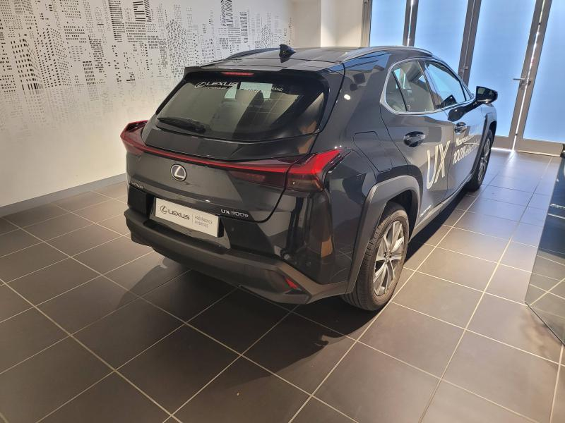 Photo 19 de l’annonce de LEXUS UX d’occasion à vendre à MONTFAVET