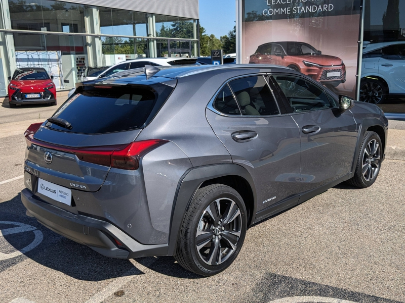 Photo 3 de l’annonce de LEXUS UX d’occasion à vendre à MONTFAVET