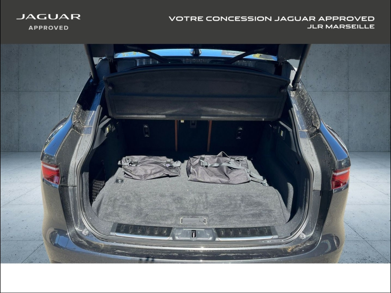 Photo 9 de l’annonce de JAGUAR F-Pace d’occasion à vendre à MARSEILLE