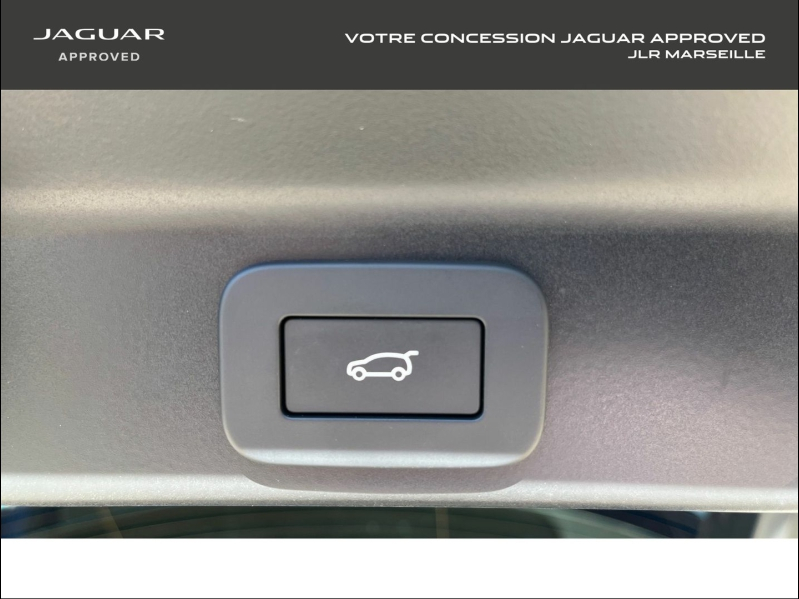 Photo 10 de l’annonce de JAGUAR F-Pace d’occasion à vendre à MARSEILLE