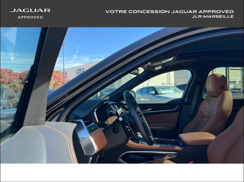 Photo 14 de l’annonce de JAGUAR F-Pace d’occasion à vendre à MARSEILLE