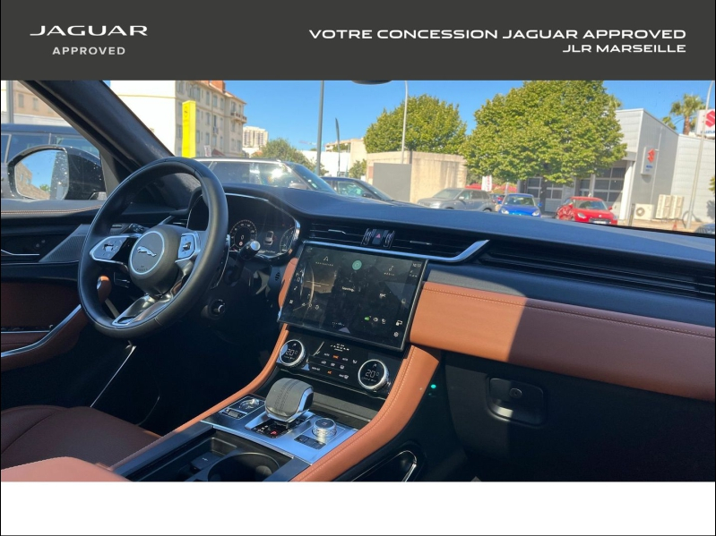 Photo 20 de l’annonce de JAGUAR F-Pace d’occasion à vendre à MARSEILLE