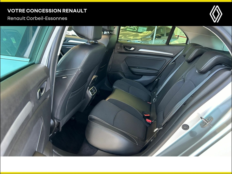 Photo 9 de l’annonce de RENAULT Megane d’occasion à vendre à CORBEIL-ESSONNES