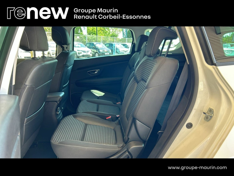 Photo 14 de l’annonce de RENAULT Grand Scenic d’occasion à vendre à CORBEIL-ESSONNES