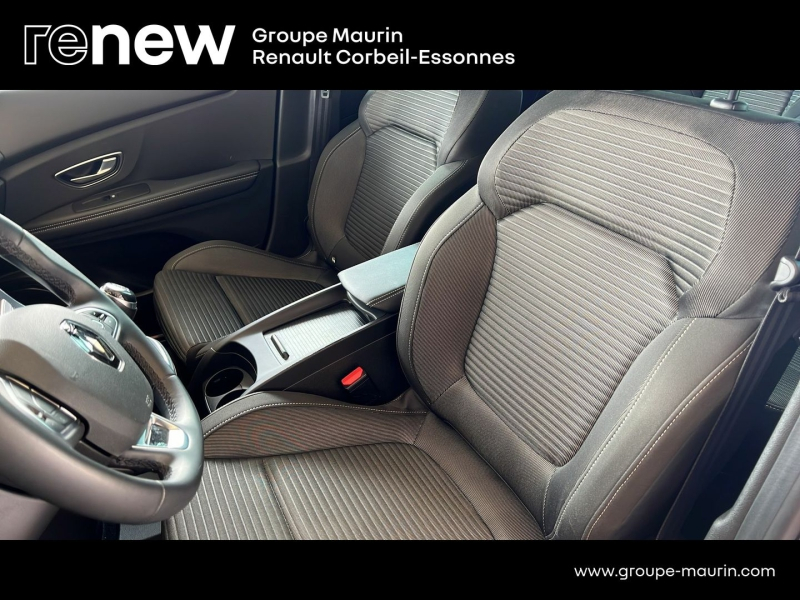 Photo 12 de l’annonce de RENAULT Scenic d’occasion à vendre à CORBEIL-ESSONNES