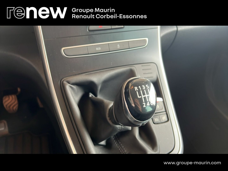 Photo 17 de l’annonce de RENAULT Scenic d’occasion à vendre à CORBEIL-ESSONNES