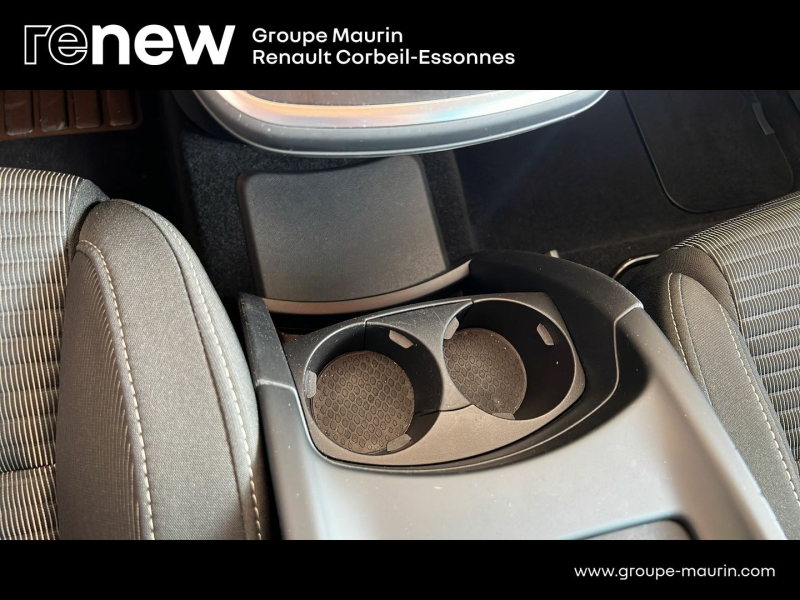 Photo 18 de l’annonce de RENAULT Scenic d’occasion à vendre à CORBEIL-ESSONNES