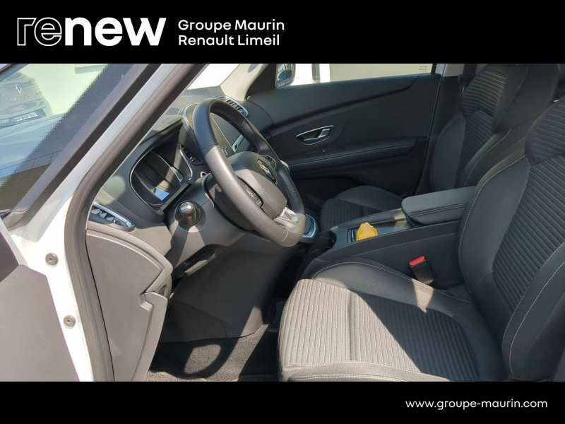 Photo 10 de l’annonce de RENAULT Scenic d’occasion à vendre à BOISSY-SAINT-LÉGER