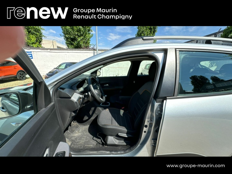 Photo 10 de l’annonce de DACIA Sandero d’occasion à vendre à CHAMPIGNY-SUR-MARNE