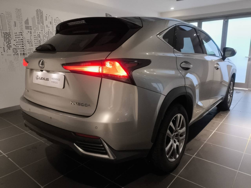 Photo 8 de l’annonce de LEXUS NX d’occasion à vendre à AUBIÈRE