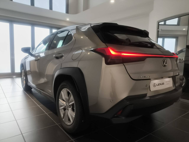 Photo 4 de l’annonce de LEXUS UX d’occasion à vendre à AUBIÈRE