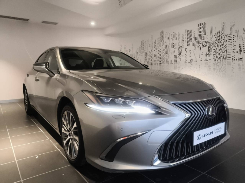 Photo 3 de l’annonce de LEXUS ES d’occasion à vendre à AUBIÈRE