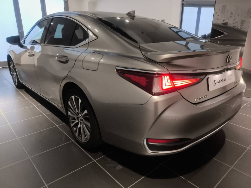 Photo 7 de l’annonce de LEXUS ES d’occasion à vendre à AUBIÈRE