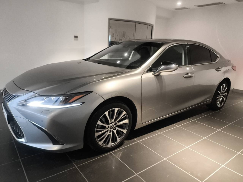 Photo 10 de l’annonce de LEXUS ES d’occasion à vendre à AUBIÈRE