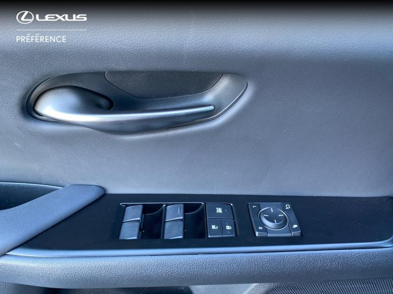 Photo 18 de l’annonce de LEXUS UX d’occasion à vendre à LATTES