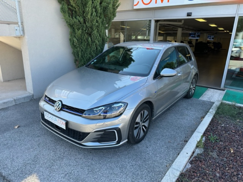 Photo 13 de l’annonce de VOLKSWAGEN Golf d’occasion à vendre à Fréjus