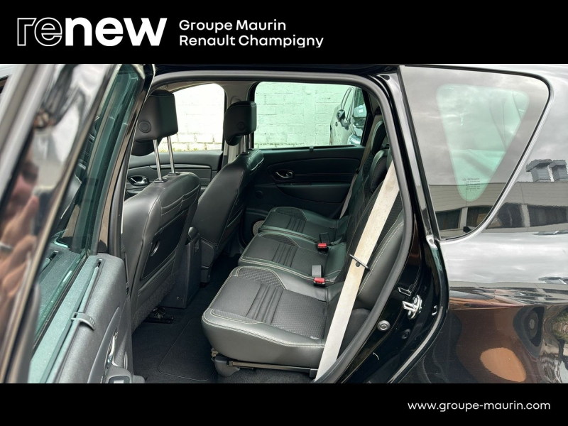 Photo 11 de l’annonce de RENAULT Scenic d’occasion à vendre à CHAMPIGNY-SUR-MARNE