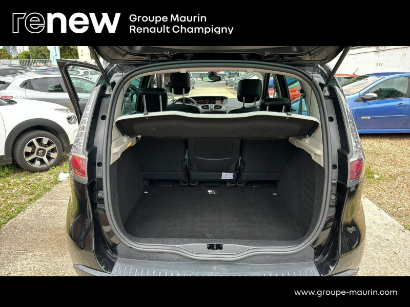 Photo 13 de l’annonce de RENAULT Scenic d’occasion à vendre à CHAMPIGNY-SUR-MARNE