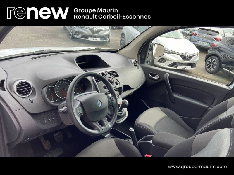 Photo 9 de l’annonce de RENAULT Kangoo d’occasion à vendre à CORBEIL-ESSONNES