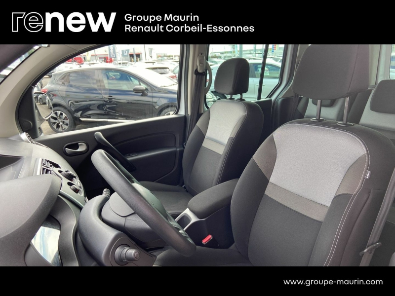 Photo 10 de l’annonce de RENAULT Kangoo d’occasion à vendre à CORBEIL-ESSONNES