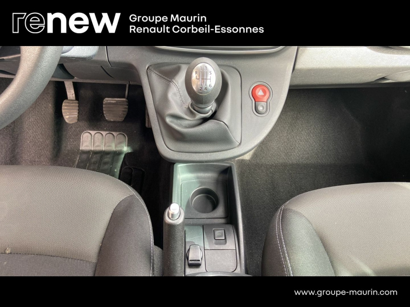 Photo 20 de l’annonce de RENAULT Kangoo d’occasion à vendre à CORBEIL-ESSONNES