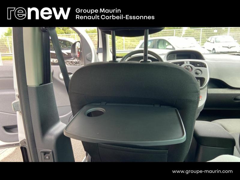 Photo 16 de l’annonce de RENAULT Kangoo d’occasion à vendre à CORBEIL-ESSONNES