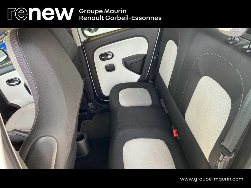 Photo 20 de l’annonce de RENAULT Twingo d’occasion à vendre à CORBEIL-ESSONNES