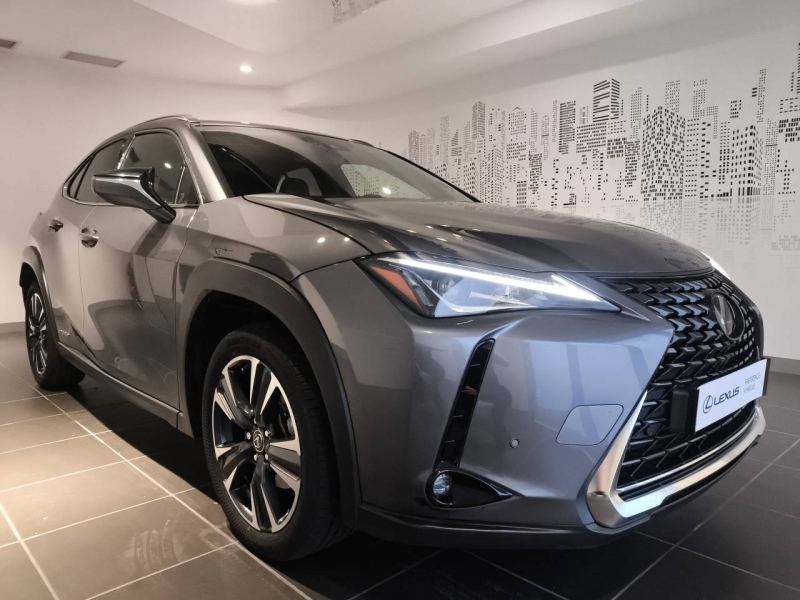 Photo 3 de l’annonce de LEXUS UX d’occasion à vendre à AUBIÈRE