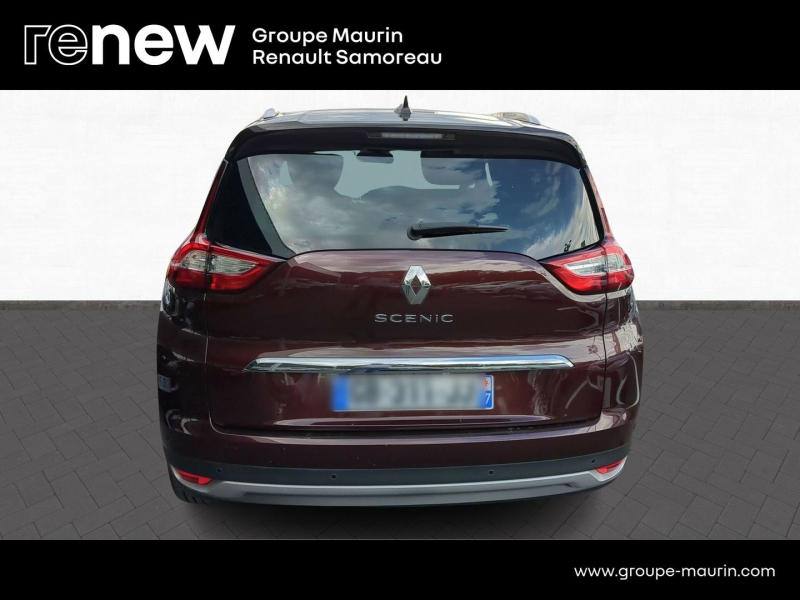 Photo 5 de l’annonce de RENAULT Grand Scenic d’occasion à vendre à FONTAINEBLEAU