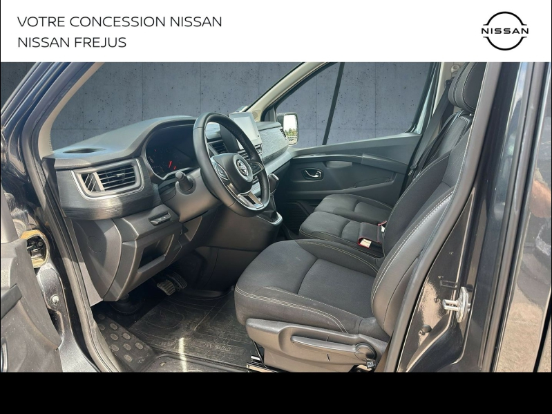 Photo 8 de l’annonce de NISSAN Primastar Combi d’occasion à vendre à FRÉJUS