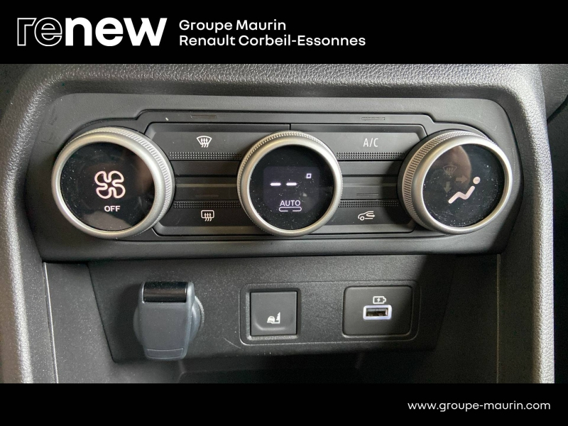 Photo 13 de l’annonce de DACIA Sandero d’occasion à vendre à CORBEIL-ESSONNES