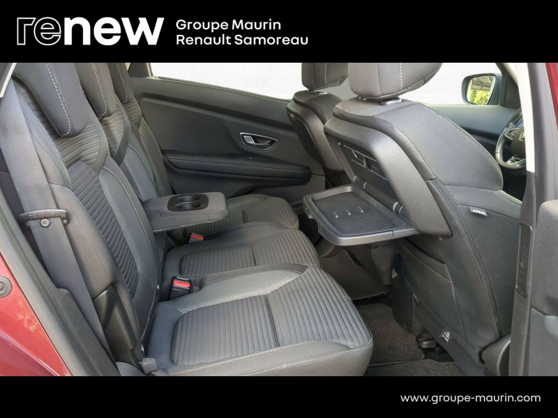 Photo 15 de l’annonce de RENAULT Scenic d’occasion à vendre à FONTAINEBLEAU