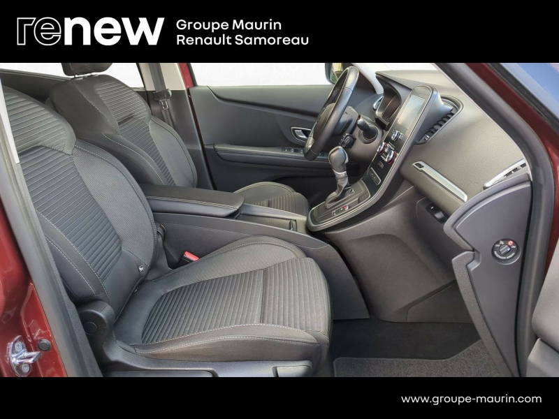 Photo 17 de l’annonce de RENAULT Scenic d’occasion à vendre à FONTAINEBLEAU