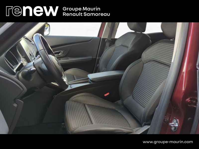 Photo 19 de l’annonce de RENAULT Scenic d’occasion à vendre à FONTAINEBLEAU