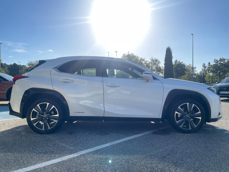 Photo 6 de l’annonce de LEXUS UX d’occasion à vendre à MONTFAVET