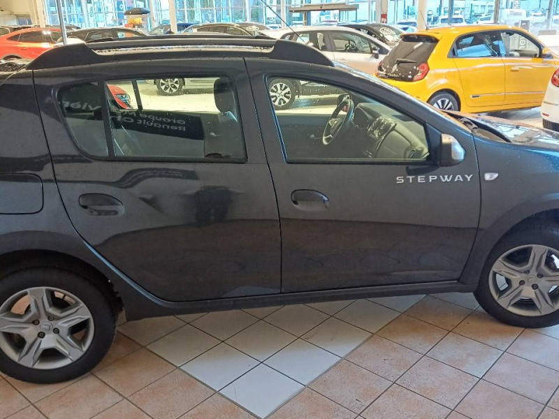 Photo 8 de l’annonce de DACIA Sandero d’occasion à vendre à CHAMPIGNY-SUR-MARNE