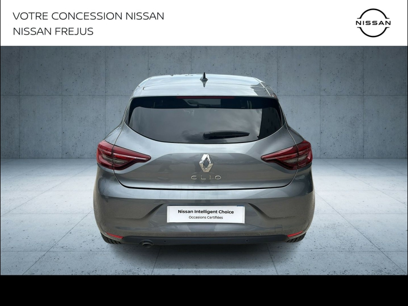 Photo 8 de l’annonce de RENAULT Clio d’occasion à vendre à FRÉJUS