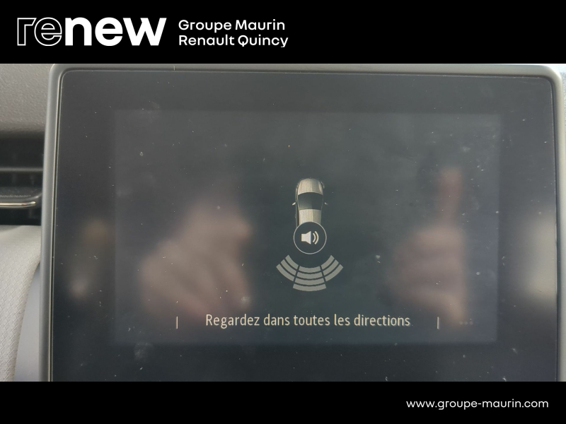 Photo 16 de l’annonce de RENAULT Clio d’occasion à vendre à QUINCY-SOUS-SÉNART