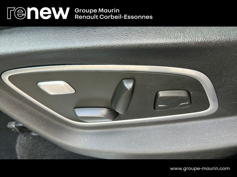 Photo 15 de l’annonce de RENAULT Grand Scenic d’occasion à vendre à CORBEIL-ESSONNES