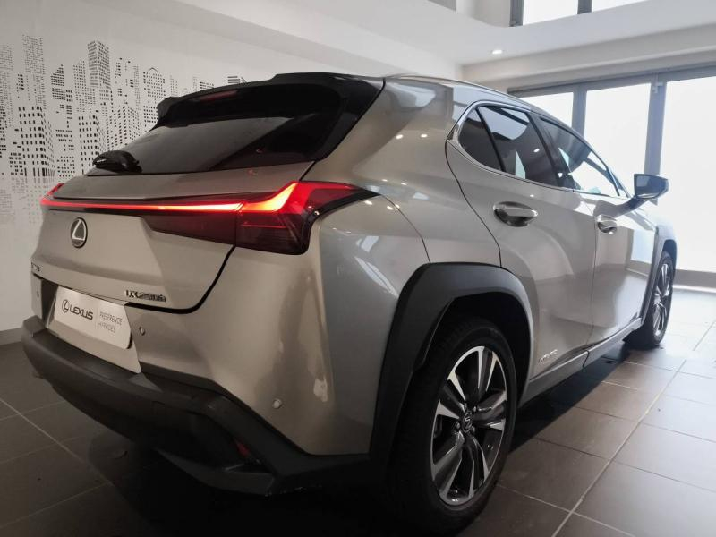 Photo 5 de l’annonce de LEXUS UX d’occasion à vendre à AUBIÈRE