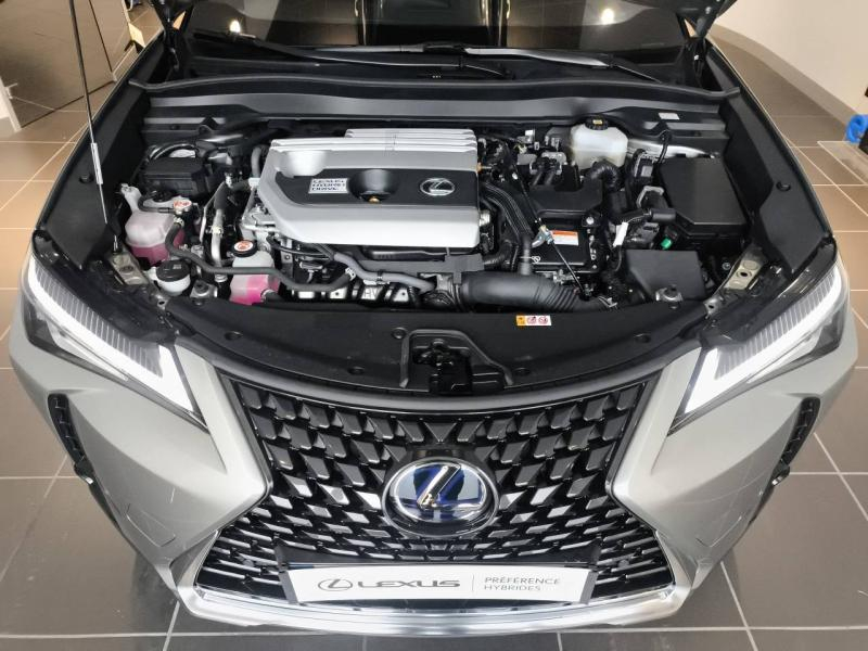 Photo 20 de l’annonce de LEXUS UX d’occasion à vendre à AUBIÈRE