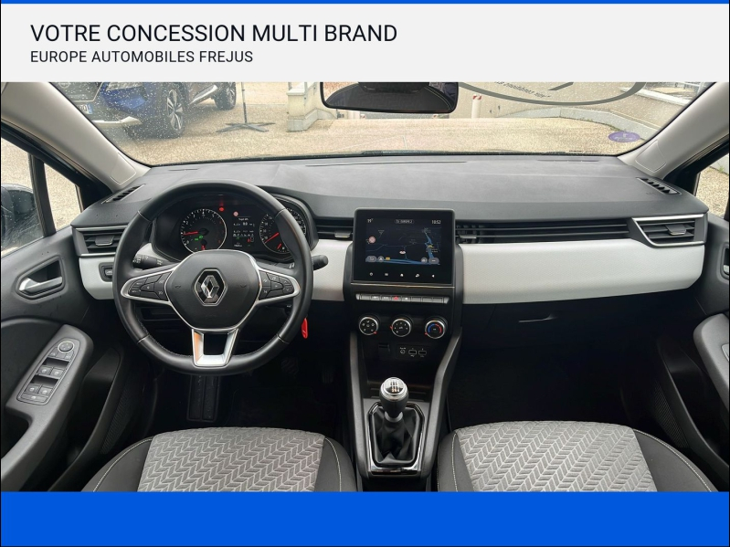 Photo 18 de l’annonce de RENAULT Clio d’occasion à vendre à Fréjus